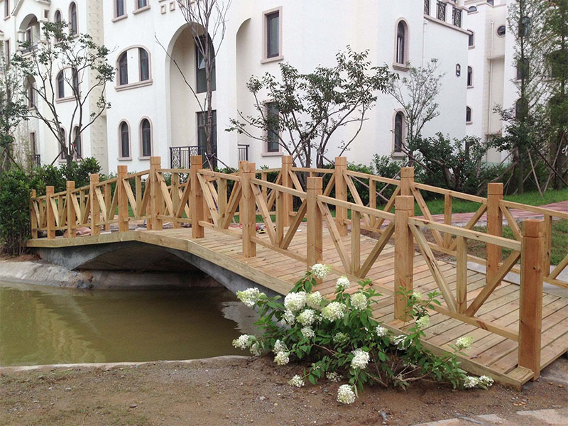 沙东公园木质栈道