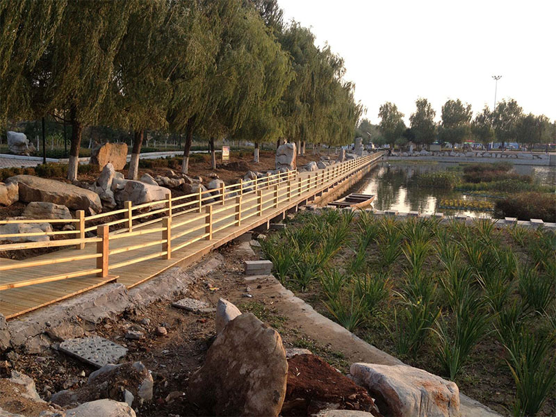 山东济南木质栈道