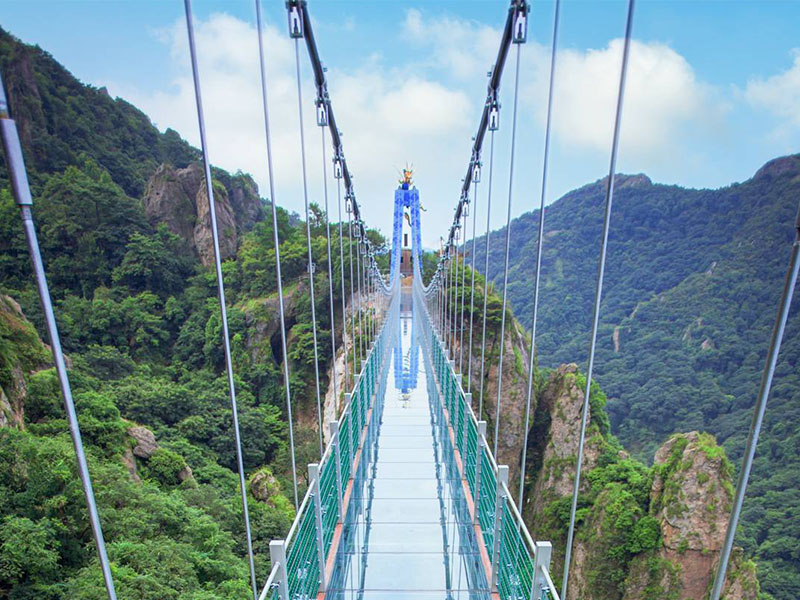 安徽芜湖马仁奇峰——飞龙玻璃桥