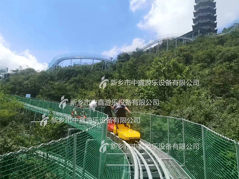 轨道爬山车